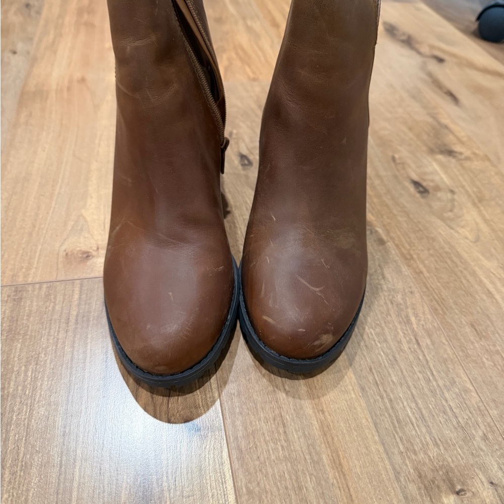 Clarks Women's Tan Leather Heeled Boots